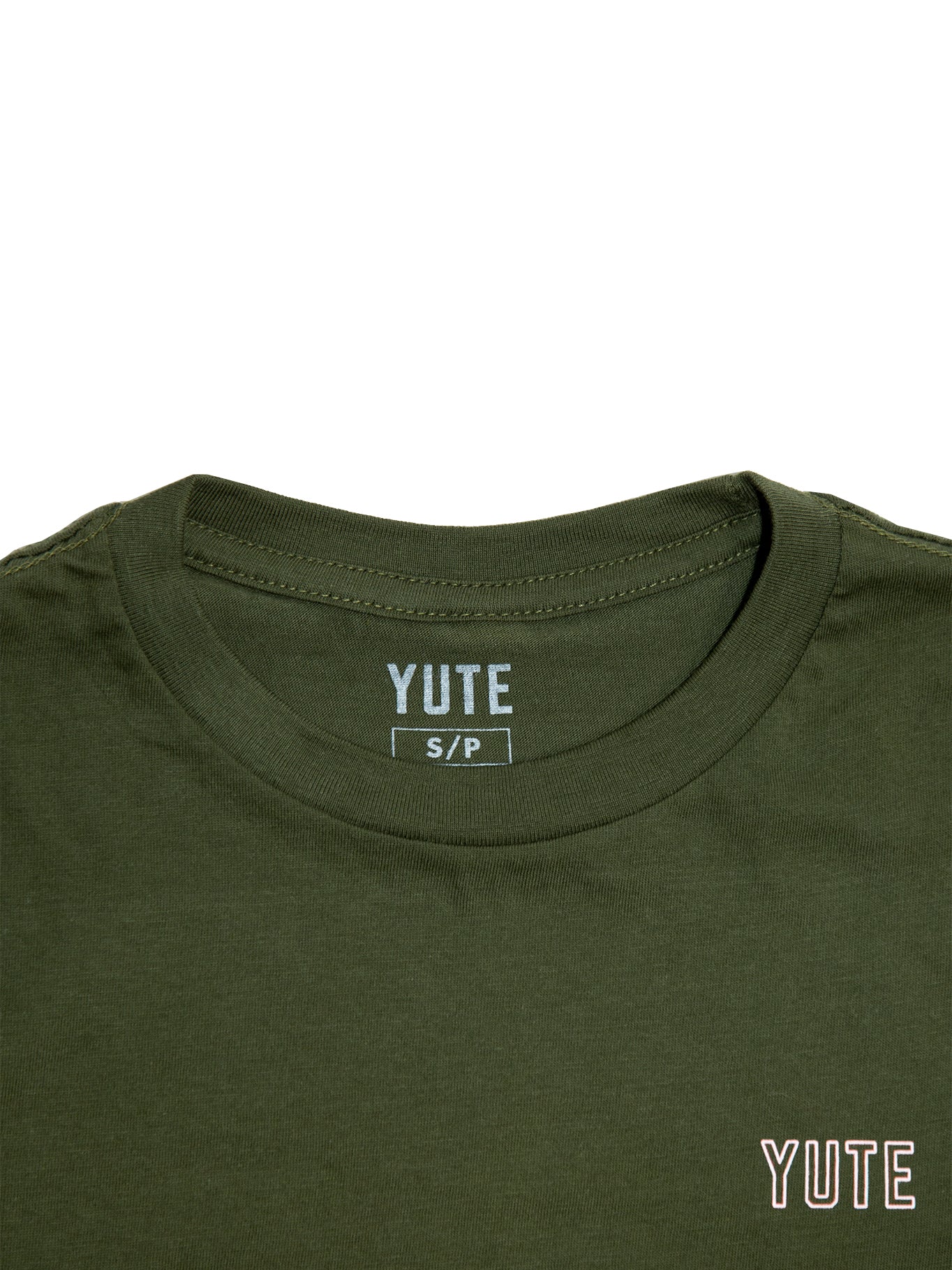 Close up of collar with YUTE branded tag